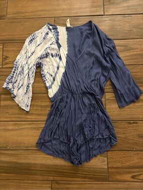 Elan Blue and White Tie-Dye Top